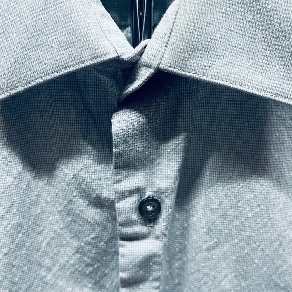 Van Heusen Mens Long Sleeve Light Blue Dress Shirt 15 neck,‎ 32/33 sleeve